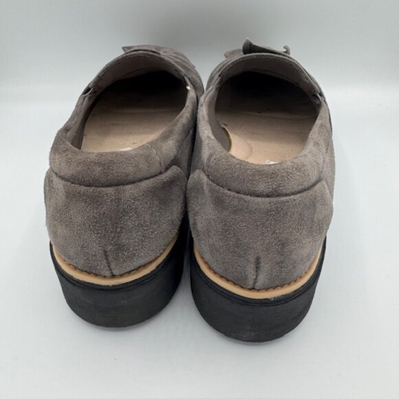 Clarks Women's Sharon Dasher Grey Suede Slip On Loafer Bow Accent Size 8 - Picture 4 of 5